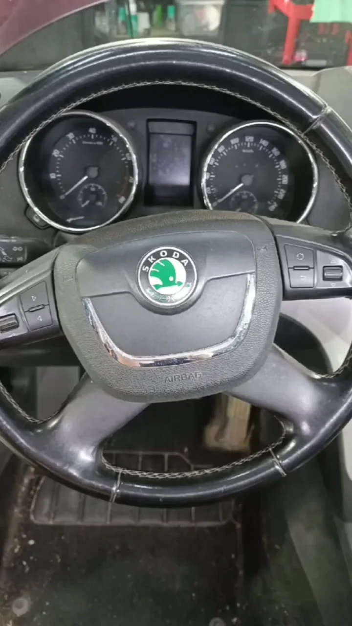 Химчистка салона Škoda: до работ